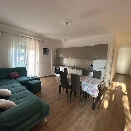 Vlora Central & Comfy Apartment Ngoại thất bức ảnh