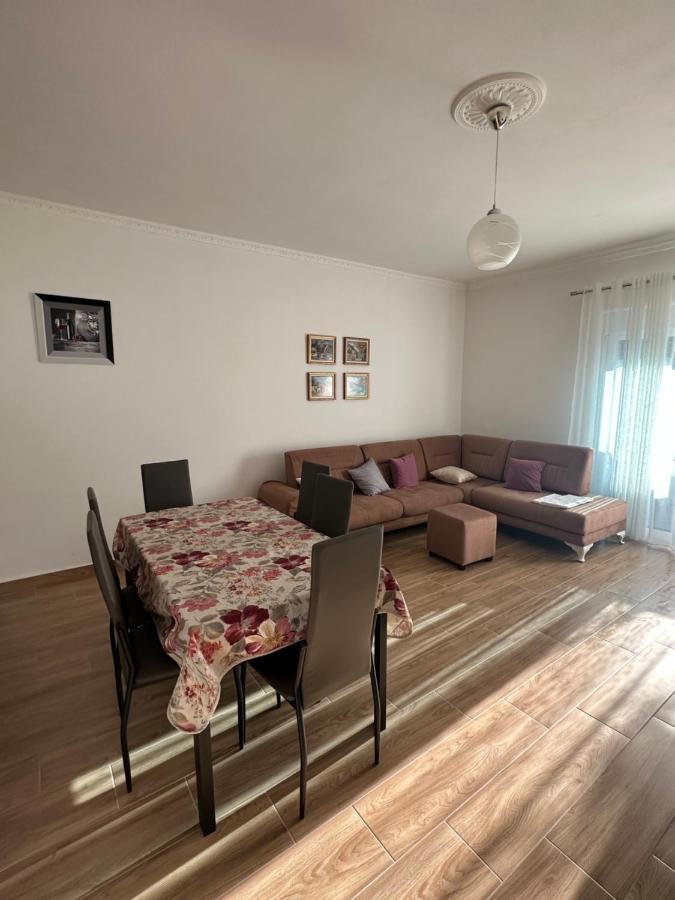 Vlora Central & Comfy Apartment Ngoại thất bức ảnh