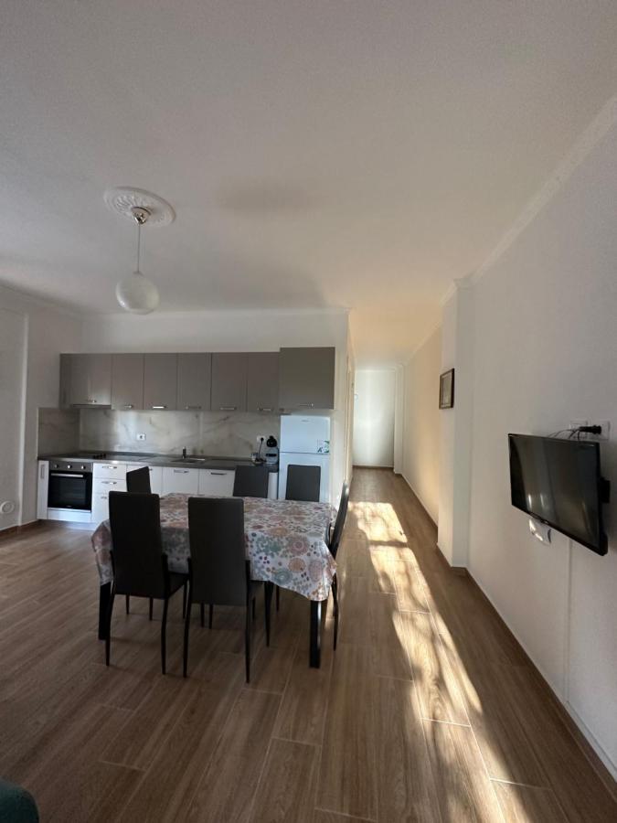 Vlora Central & Comfy Apartment Ngoại thất bức ảnh