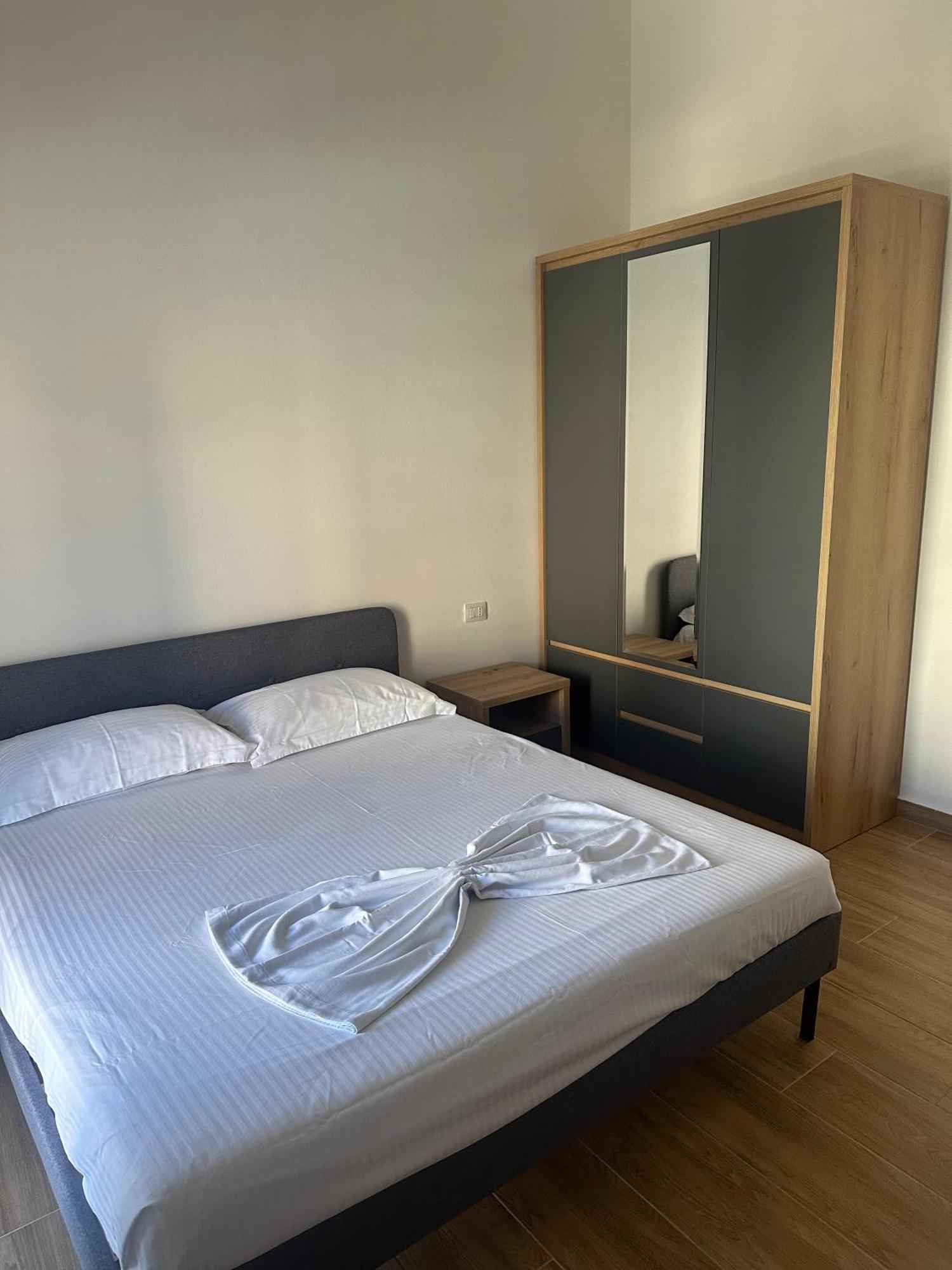 Vlora Central & Comfy Apartment Ngoại thất bức ảnh